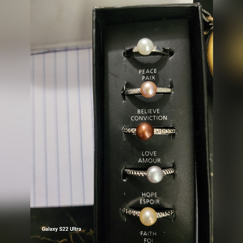 5 piece simulated pearl stackable ring set every ring is a little different